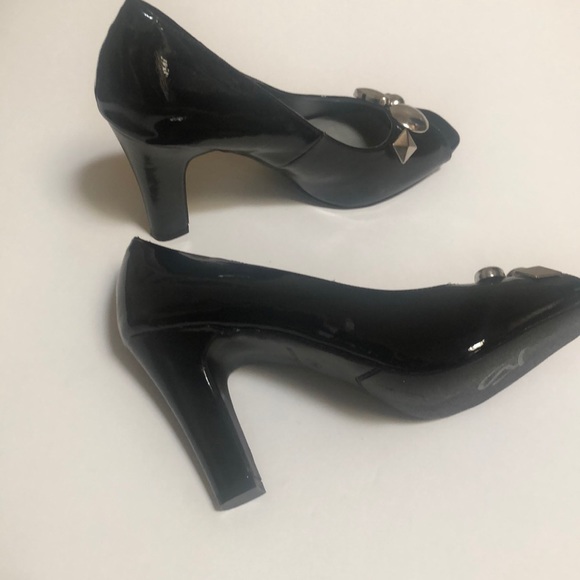 NWT Black patent leather open toe 3-1/2” heels - Picture 3 of 5